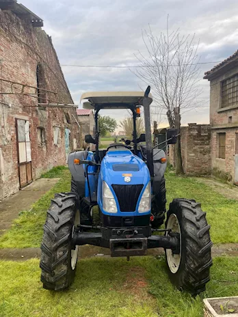 Trattore New Holland TN70A