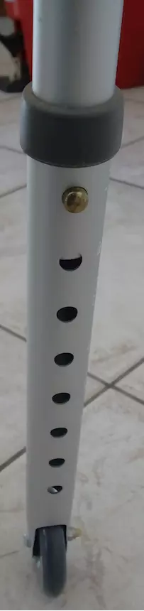 Foto 4Deambulatore regolabile e richiudibile pieghevole in alluminio