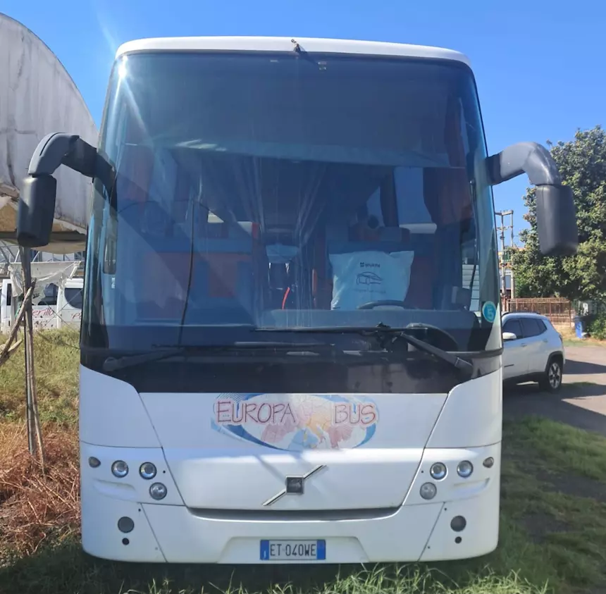 Foto 2VENDO PER RICAMBI Marca VOLVO B12B 9900 - 420 CV - EURO 3 Anno 2002