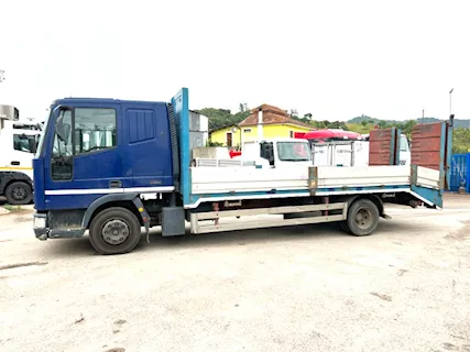 Camion Iveco Eurocargo 100e21 carrellone rampe idrauliche