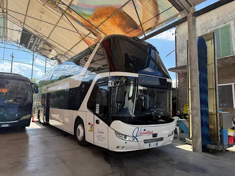 Neoplan Skyliner
