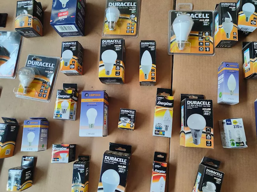 Foto 4STOCK LAMPADINE NUOVE 50.000 PEZZI, marca Duracell