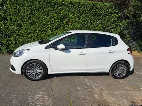 PEUGEOT 208 HDI 1.6 DA VETRINA TENUTA SEMPRE IN BOX