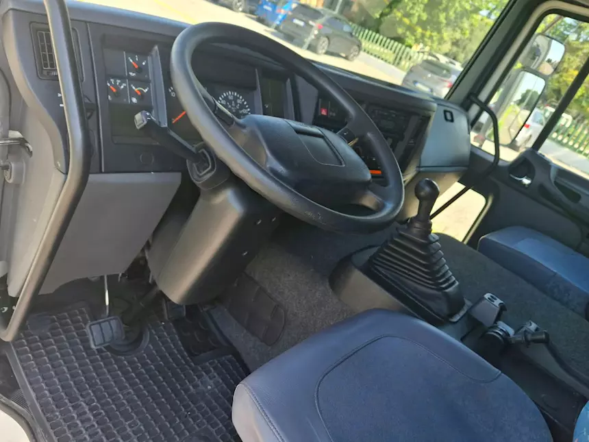 Foto 5VOLVO FL 6 180 CENTINATO ANNO 2001 Km 98000, cambio manuale