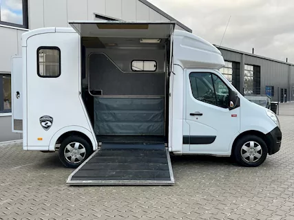 Renault Master Paragan