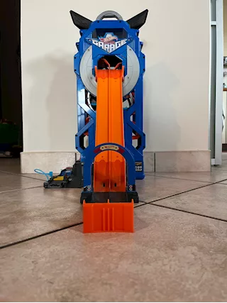 Mega Garage Hot Wheels