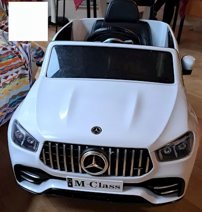 Mercedes AMG M-Class elettrica con telecomando