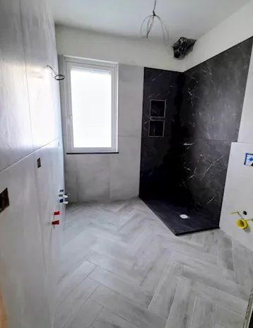 Piastrellista muratore specializzato