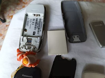4 telefonini