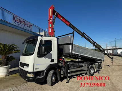 DAF 45.220 ribaltabile trilaterale + gru HMF 763 Adr
