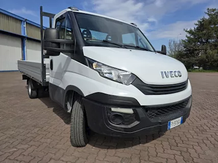 Iveco Daily 35C14 del 2019 Euro 6 cassone fisso 4,4 m nuovo