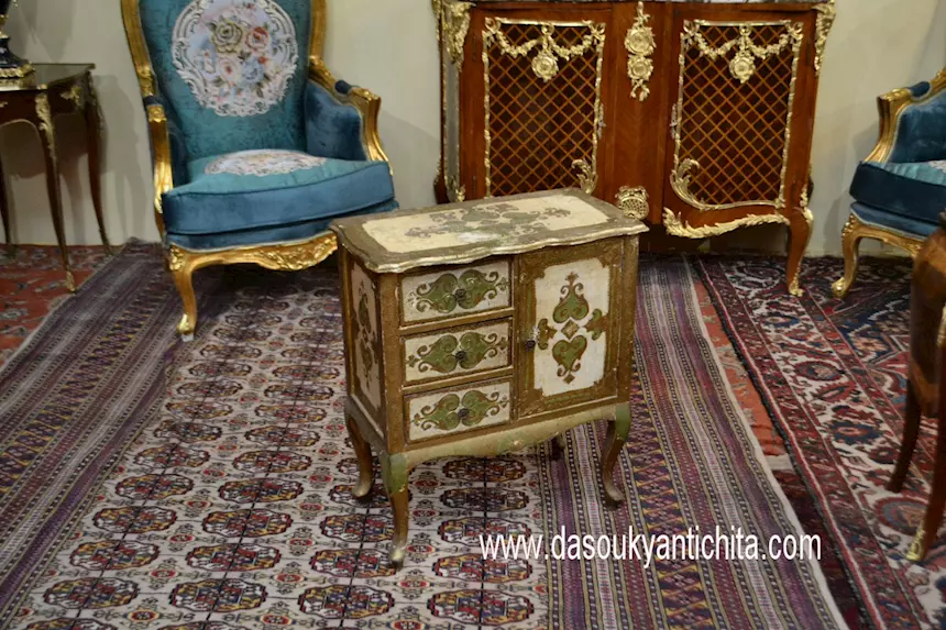 Comodino-mobiletto stile fiorentino metà XX secolo, color crema - Foto 1