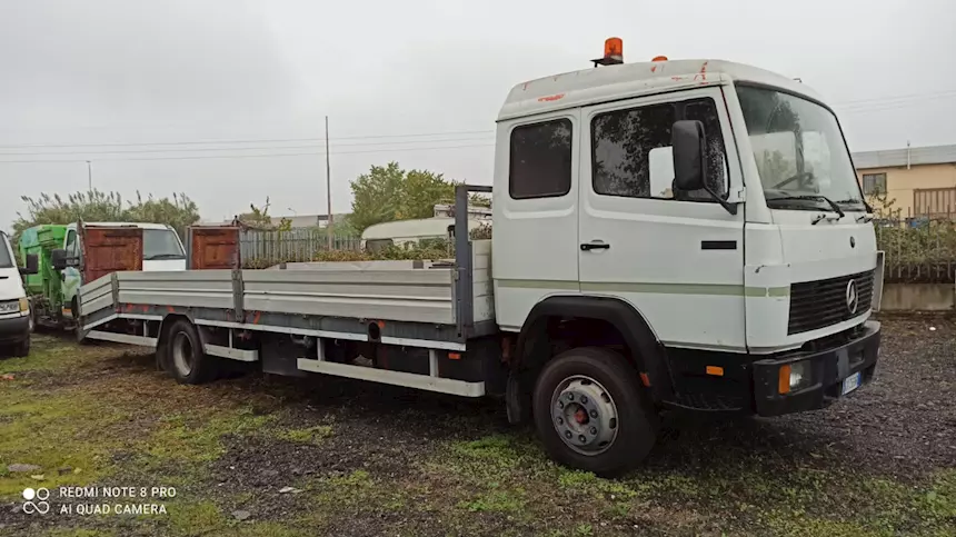 Mercedes 13.20 carrellone 7,70 Anno 1980 Km 279000 Euro 1, in ottime condizioni