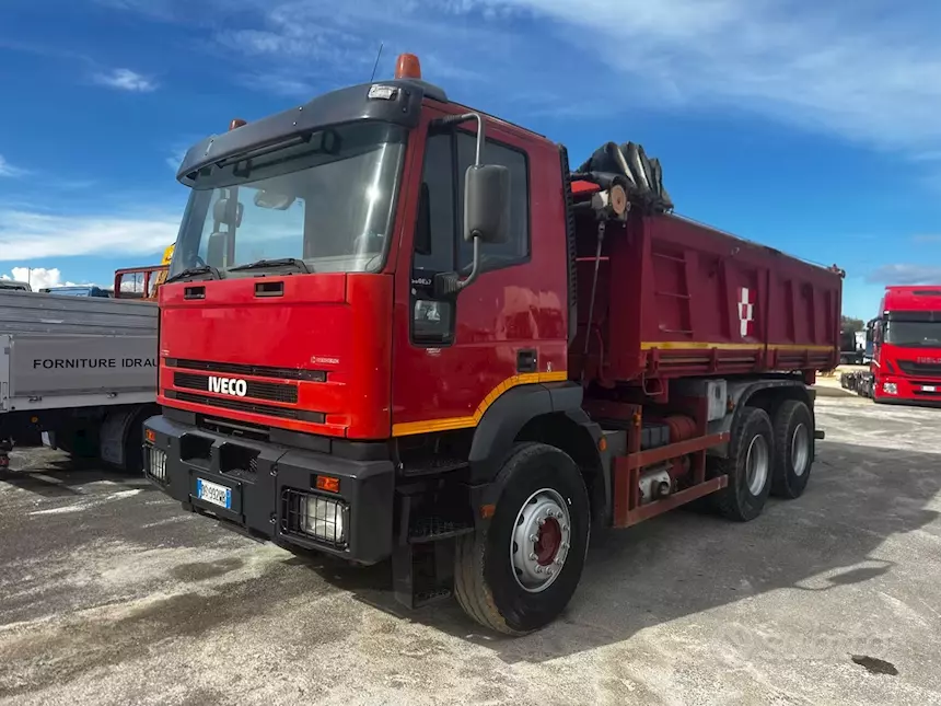 Foto 9Trakker 3 assi 4 assi varie disponbiltà Iveco Cassone Ribaltabile