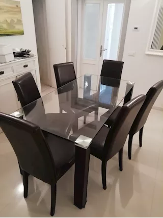 Tavolo in vetro/cristallo e n.6 sedie