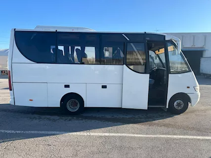 Minibus 27 posti