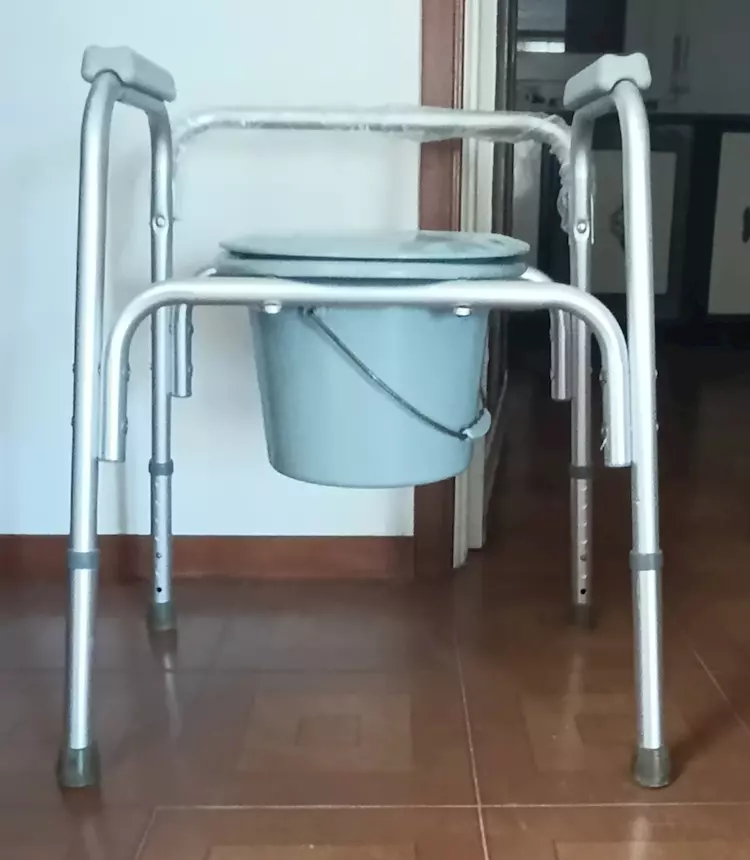 Sedia WC per Anziani e disabili