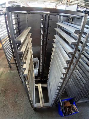 Carrelli inox portateglie 23654