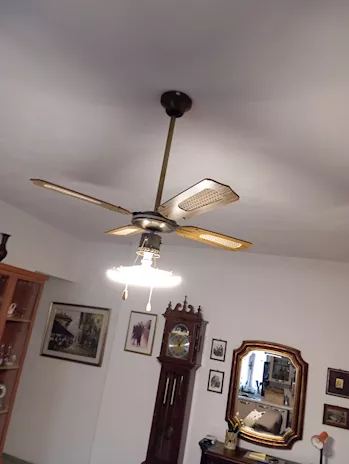 Lampada ventilatore soffitto con pale legno