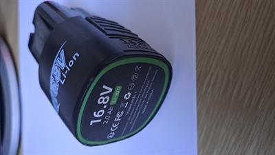 Batteria e caricabatteria per mini motosega - Anteprima 1