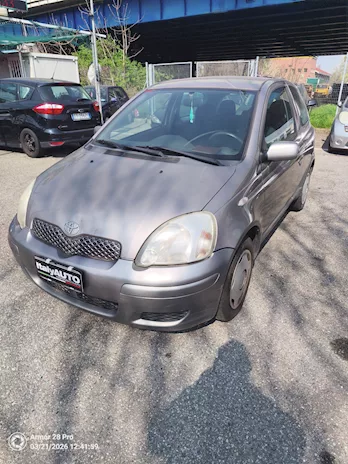 Toyota Yaris 1.0 benzina neopatentati