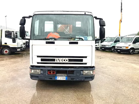 Camion Iveco Eurocargo 75e15 cassone fisso e gru, marca stern - Anteprima 2