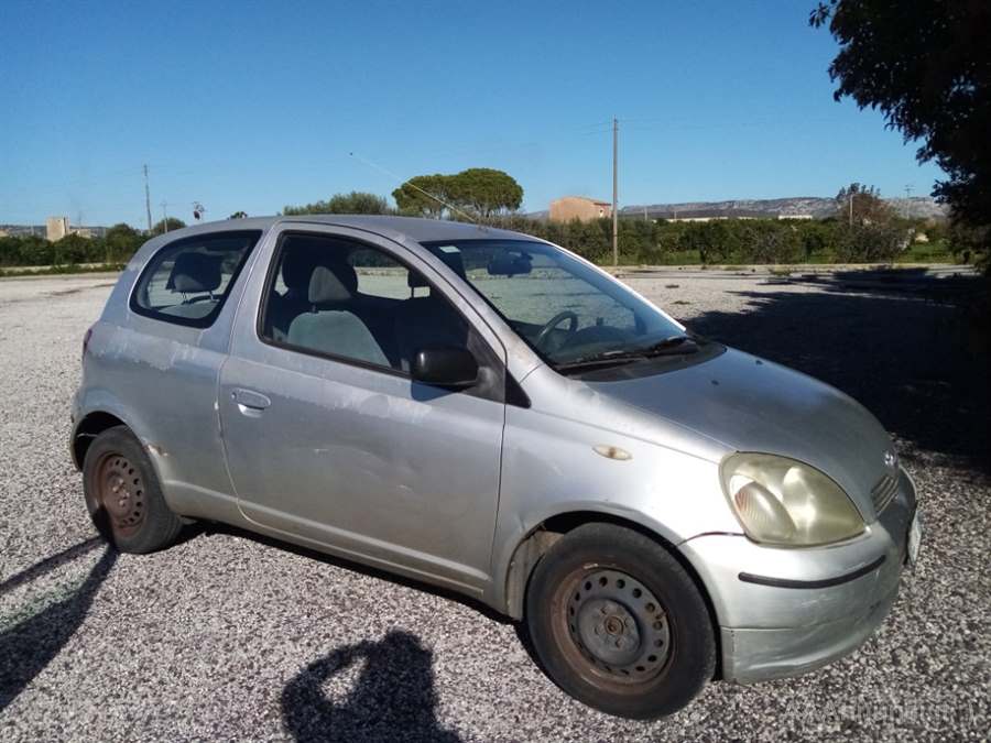 Toyata Yaris 2001