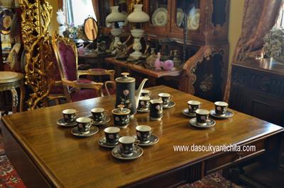 Servizio caffè da 12 in porcellana di Sevres anni 50