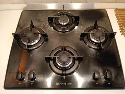 Cucina completa di elettrodomestici, colore arancio, in buone condizioni - Anteprima 5