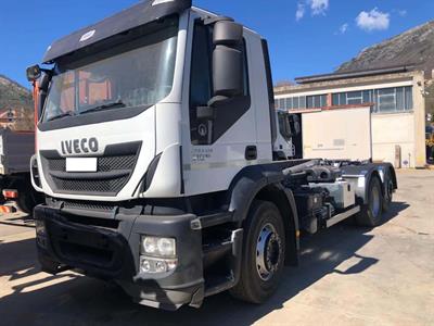 Iveco Stralis 260.31 Euro 5 con gancio nuovo
