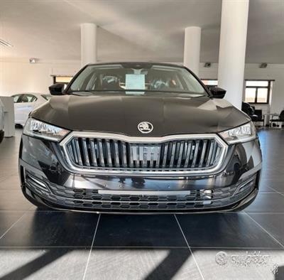 SKODA Nuova Octavia Executive 2.0 TDI DSG 150 CV