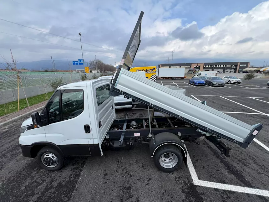 Foto 7Iveco Daily 35C18 passo 3000, cilindrata 3000, 180 CV, casso, cassone ribaltabile