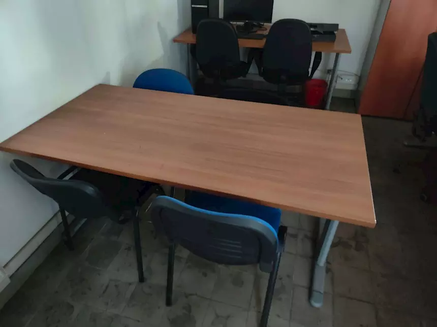 Foto 5 Scrivanie e mobili da ufficio in svendita da fallimento, ottime condizioni