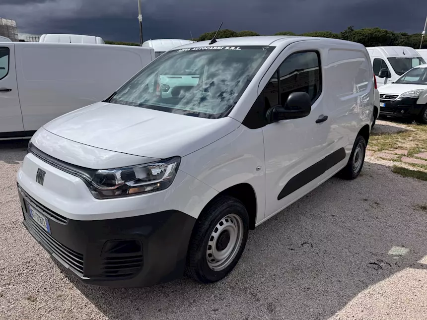 Foto 2Fiat Doblò 1.5 HDI 100 CV E6D-I 2024 Km 72000 Euro 6, unico proprietario