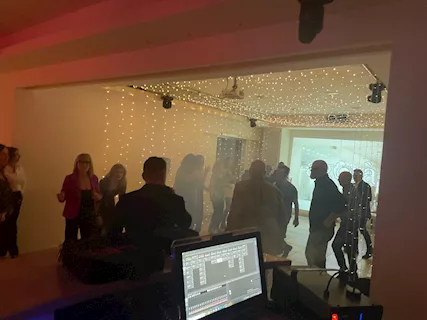 SERVIZI MUSICALI. Feste private capodanno - Foto 4