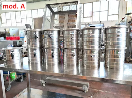 Thermos per mescita bevande usati