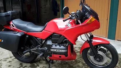  moto BMW K75S - colore rosso