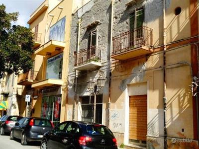 Castelvetrano intero stabile in piazza matteotti