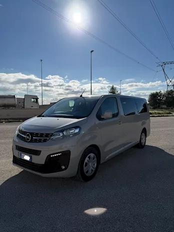 Minivan Opel Zafira 9 posti
