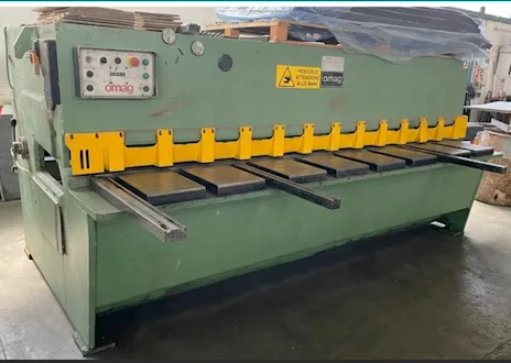 Cesoia lamiera OMAG mod. CE 304 S