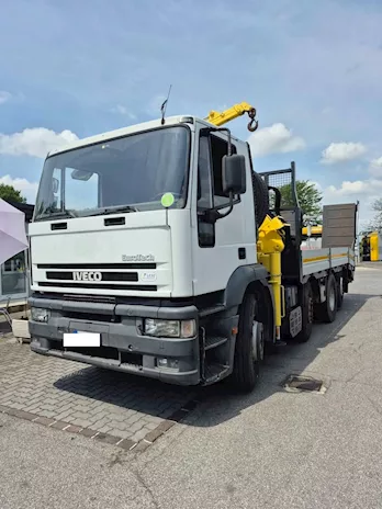 Iveco Eurotech, 320,42 carrellone e gru