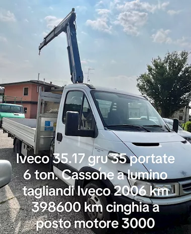 Iveco 35.17 con gru