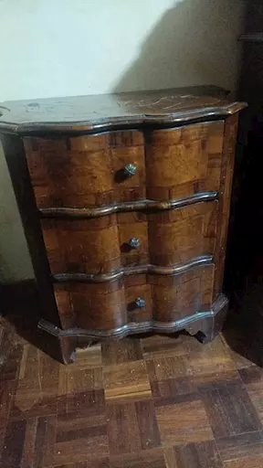 2 comodini in legno
