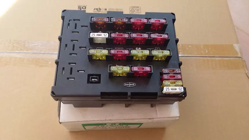 CENTRALINA PORTAFUSIBILI FIAT UNO CON CHECK CONTROL