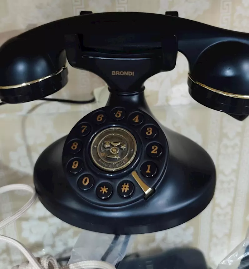Foto 2Telefoni d’Epoca con Tastiera a Disco – 25243