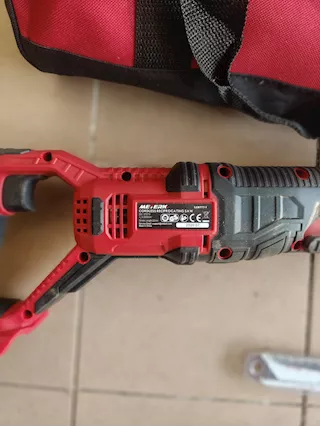 Seghetto portatile con batteria a litio