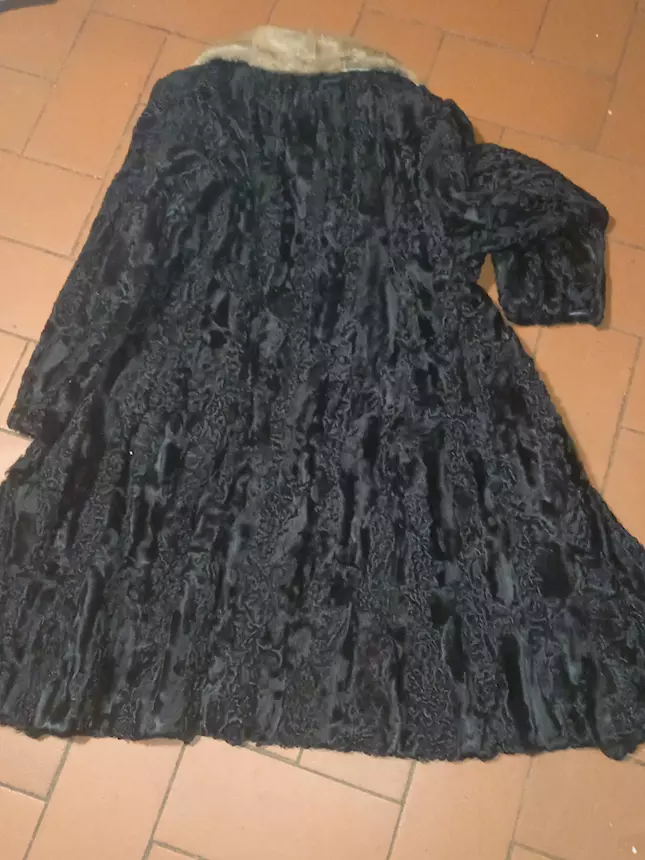 Foto 7Cappotto vintage di Astracan, colore nero, taglia 50