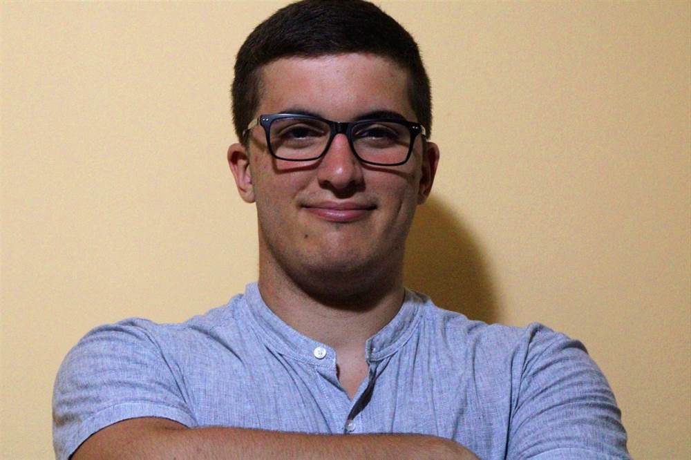 Studente con diploma di maturità che da lezioni private