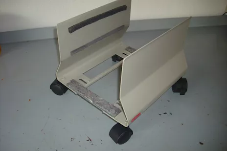 Carrello porta case computer PC desktop con ruote