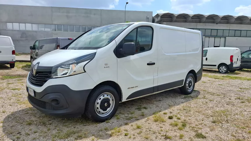 Foto 2 Renault Trafic - Anno 2014 - Furgone 3 Posti Km 0, tetto basso